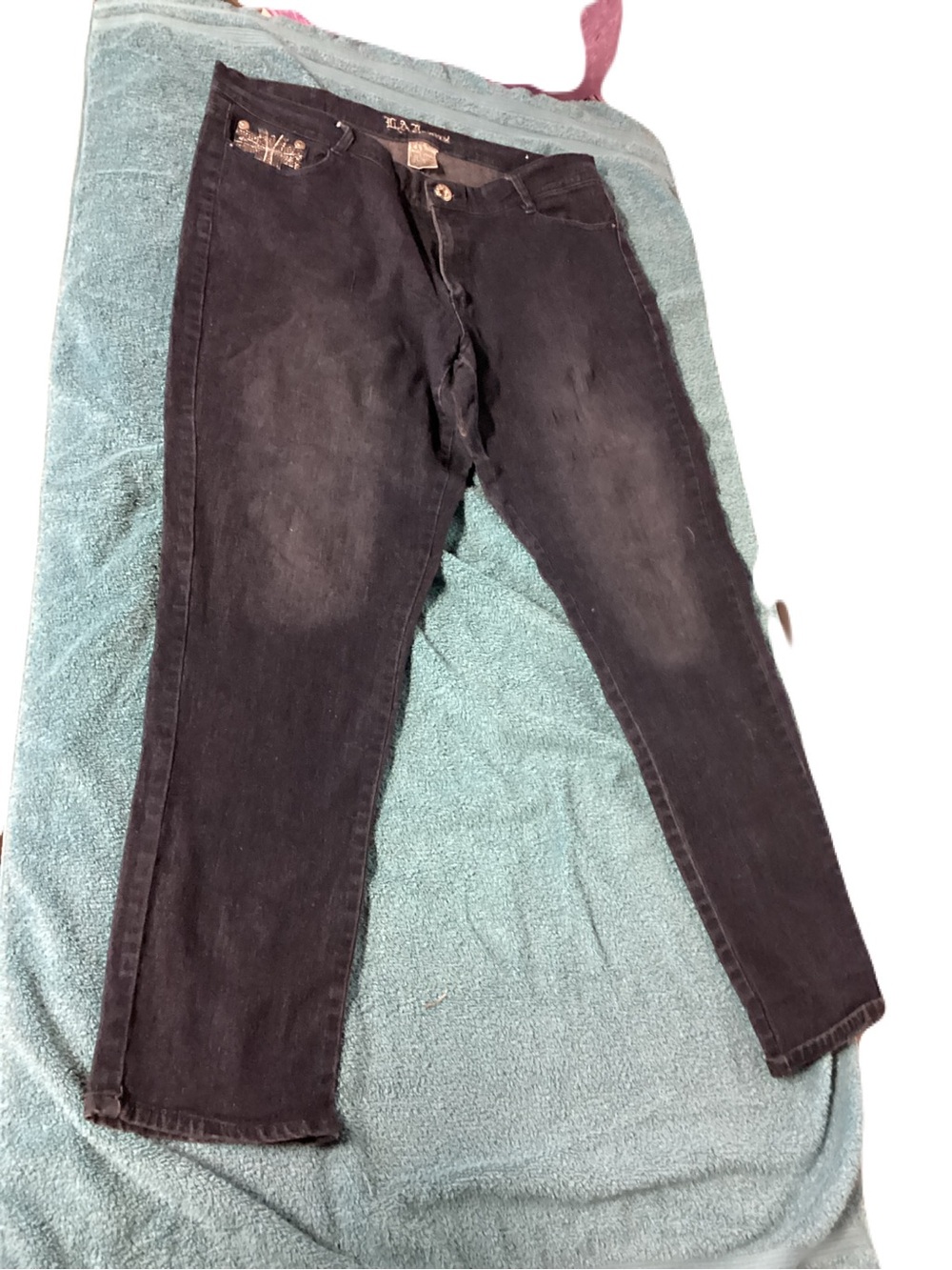 Women's Slim Straight Jeans in Black - Classic Everyday Denim